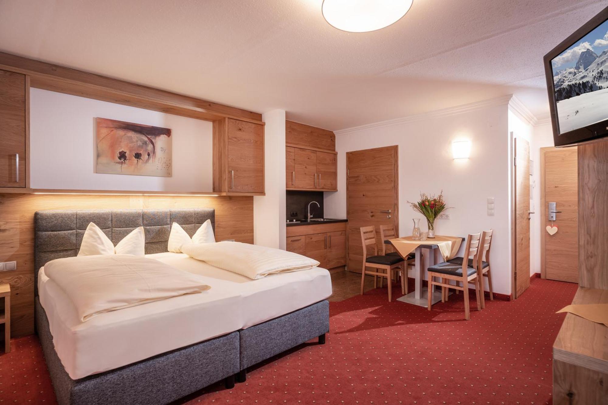 Hotel Kroneck Kirchberg in Tirol Exterior photo