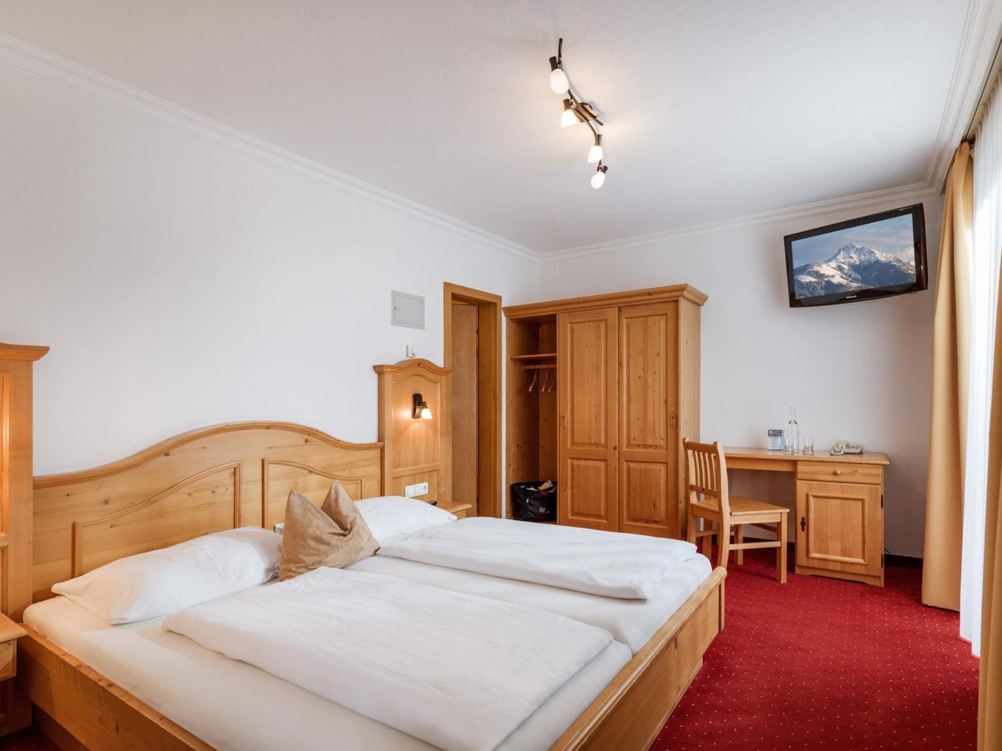 Hotel Kroneck Kirchberg in Tirol Exterior photo