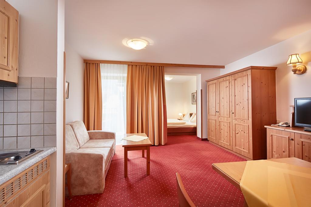 Hotel Kroneck Kirchberg in Tirol Exterior photo